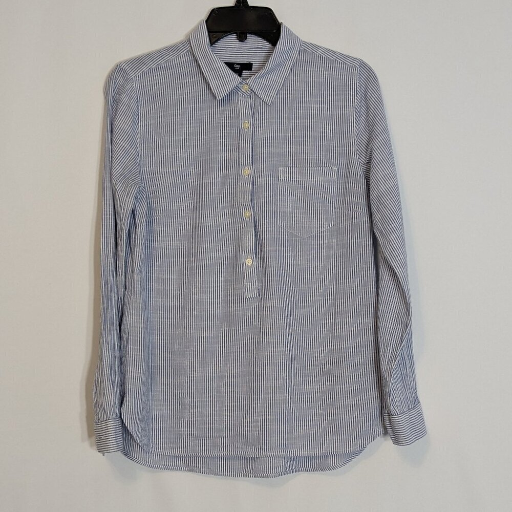 GAP Blue Oxford Striped Long Sleeve Pullover Collared Button Shirt; Size XS